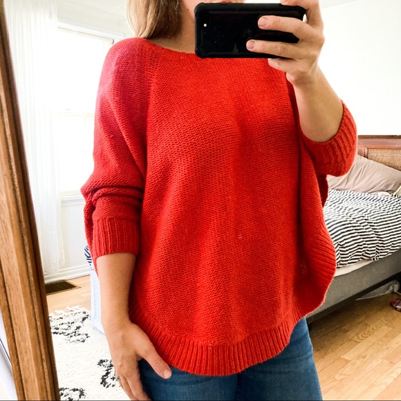 Guinevere Curved edge oversized sweater in Orange - Picture 6 of 10